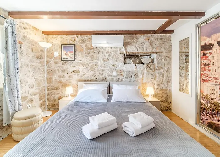 Sv.duje Apartamento *