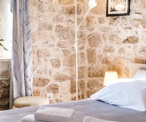 Sv.duje Apartamento *