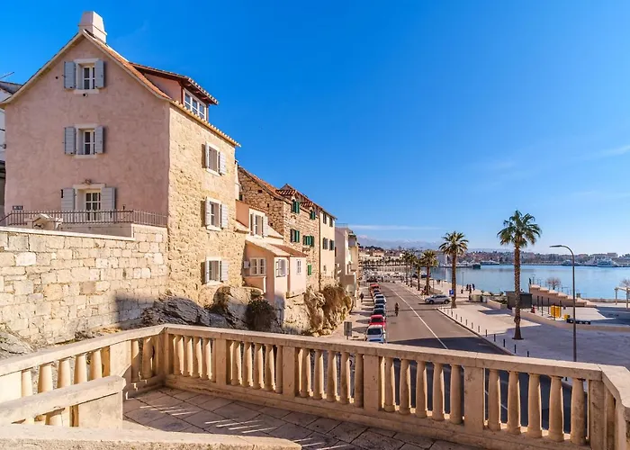 Sv.duje Apartamento *